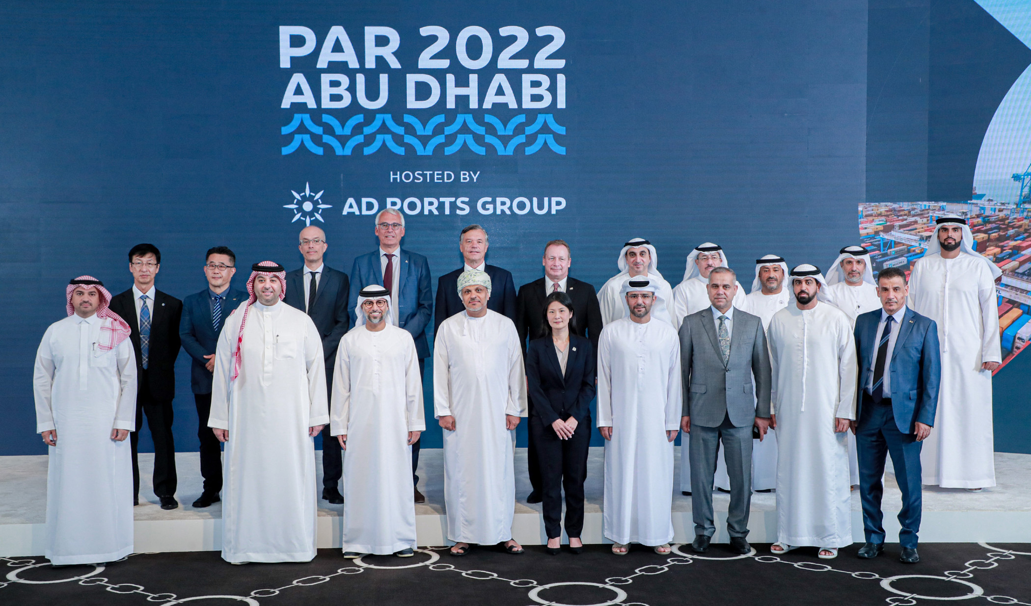 قادة هيئات موانئ عالمية يشيرون إلى أن القطاع البحري يمضي في حقبة جديدة من الفرص والتحديات