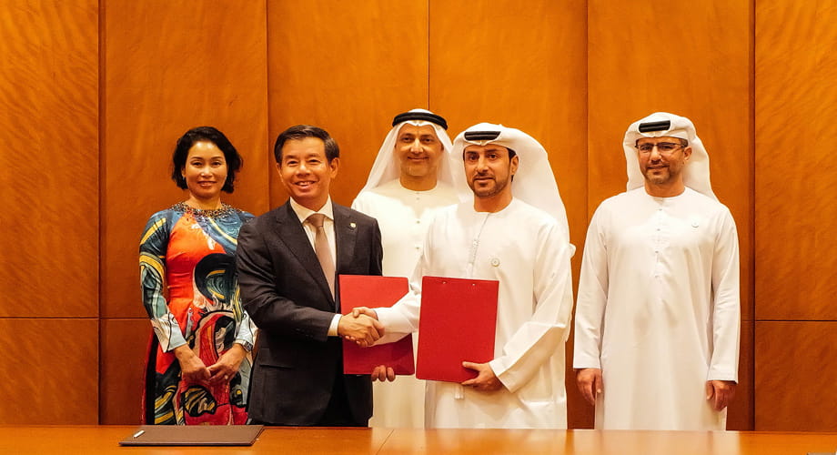 Vingroup JSC and AD Ports Group Sign MoU to Explore Cooperation in Developing the Ports, Logistics and Maritime Sectors in Vietnam